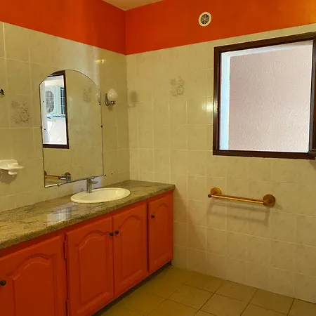 Grande Tizzano A 200 M De La 18 Pers Ferienhaus