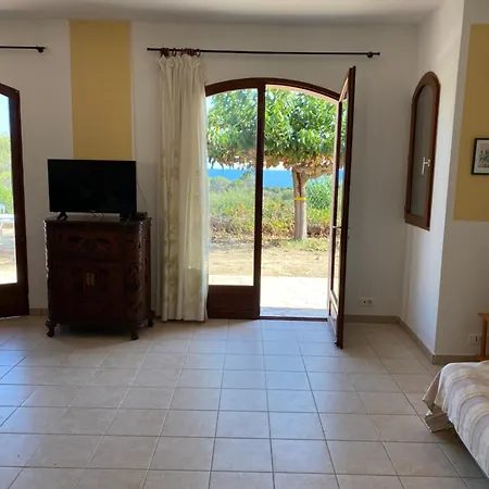 Grande Tizzano A 200 M De La 18 Pers Ferienhaus Sartène