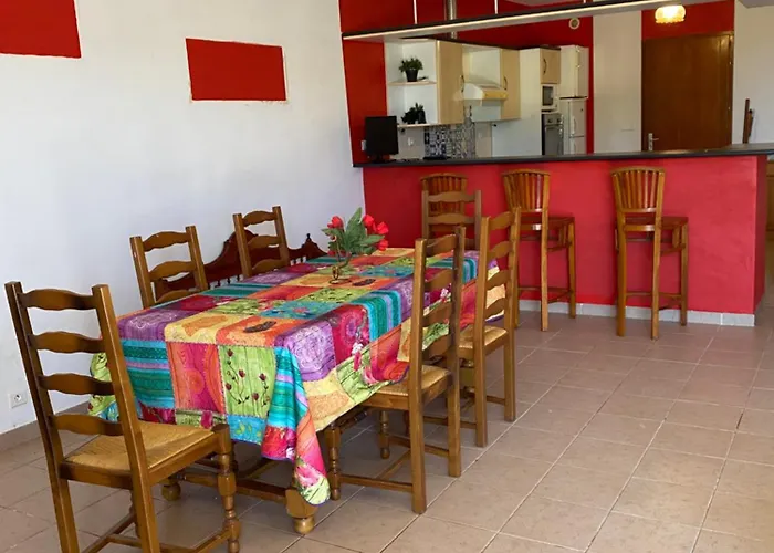 Grande Tizzano A 200 M De La 18 Pers Holiday home *