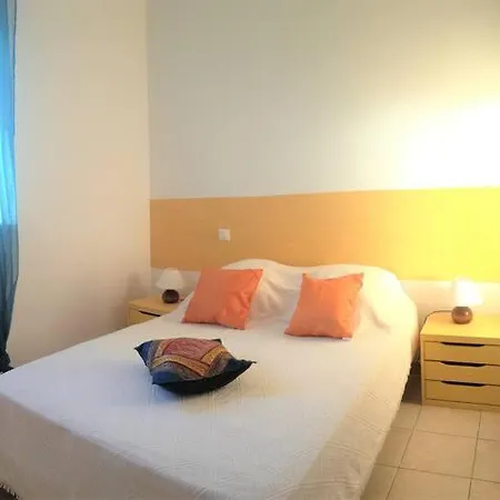 Grande Tizzano A 200 M De La 18 Pers Holiday home