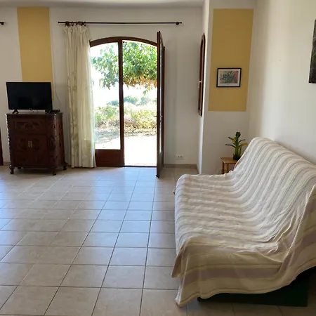 Grande Tizzano A 200 M De La 18 Pers Holiday home *