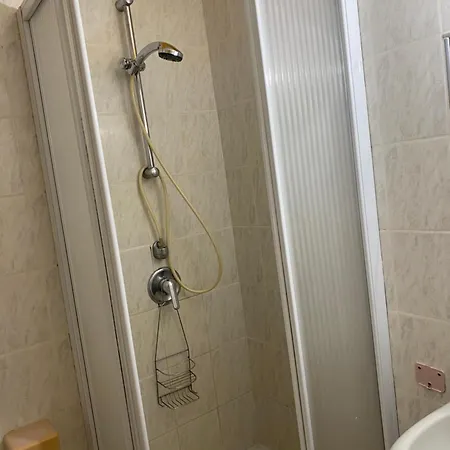 Grande Tizzano A 200 M De La 18 Pers Holiday home