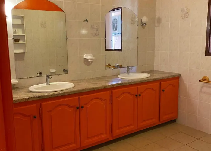 別荘 Grande Tizzano A 200 M De La 18 Pers