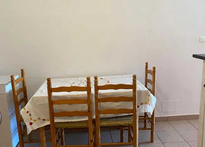 別荘 Grande Tizzano A 200 M De La 18 Pers