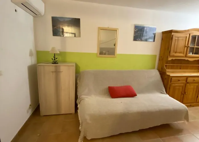 Grande Tizzano A 200 M De La 18 Pers サルテーヌ