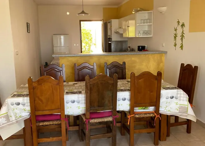 Grande Tizzano A 200 M De La 18 Pers 別荘 *