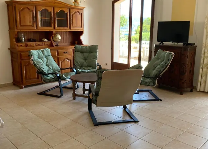 Grande Tizzano A 200 M De La 18 Pers *