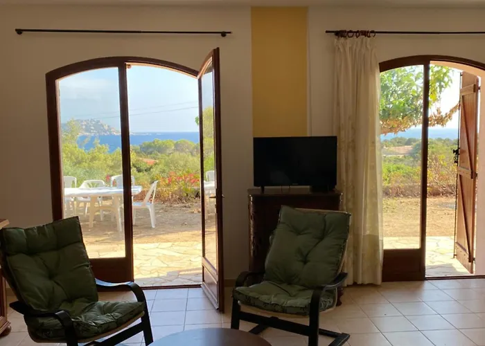 Grande Tizzano A 200 M De La 18 Pers 別荘 *